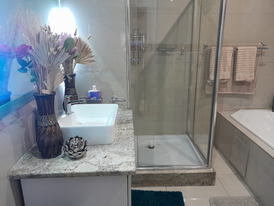 4 Bedroom Property for Sale in Bodorp North West